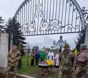 Мріяв з родиною облаштувати побут у новій квартирі: на Віннччині попрощались з військовим