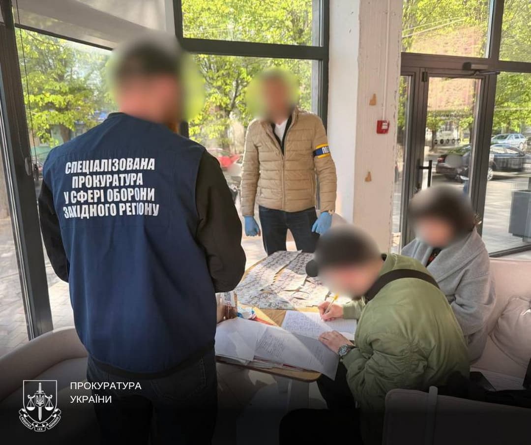 На Волині керівник ТЦК вимагав гроші за зняття військовозобов’язаних із розшуку 