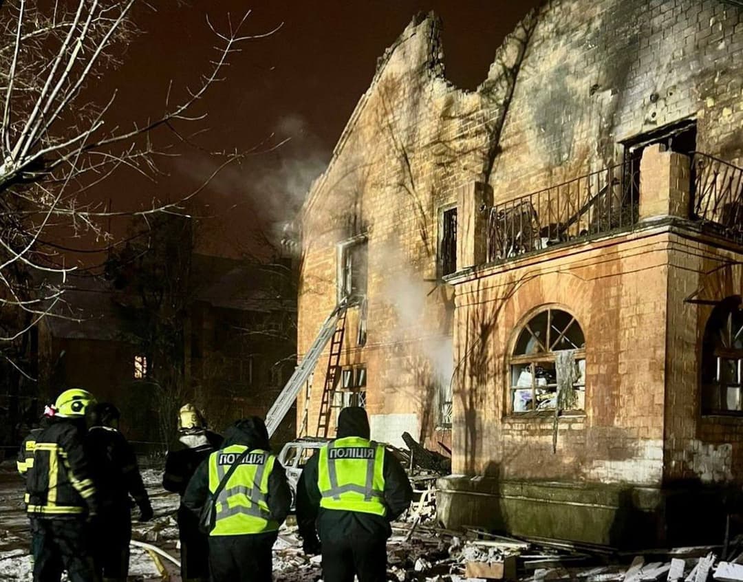 У Києві внаслідок російської атаки постраждало посольство Катару