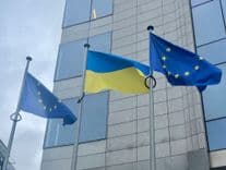 На штаб-квартирі ЄС на знак солідарності з українським народом підняли український прапор