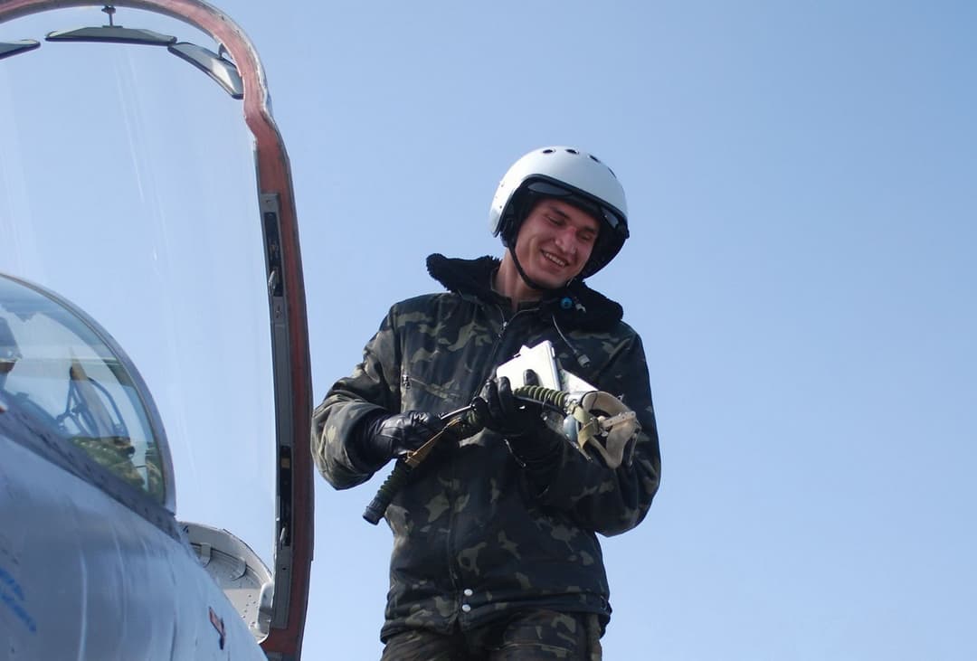 Вібиваючи масовану атаку, загинув пілот F-16 Максим Устименко