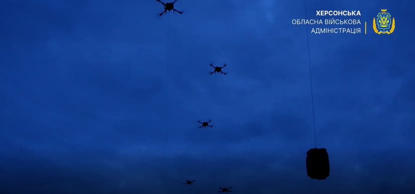В окуповані Олешки наші військові дронами доставали близько 4000 кілограмів продуктів