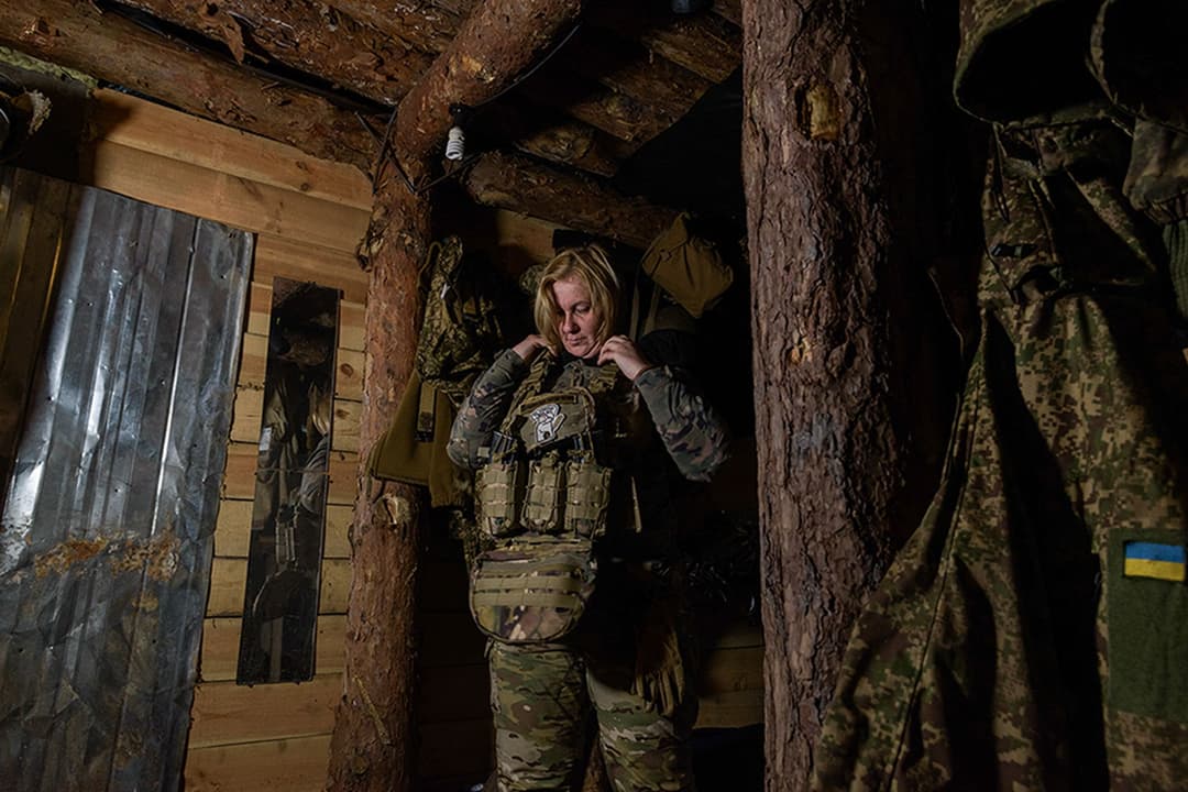 Мати 4 дітей тягне поранених по 12 км: як бойова медикиня рятує гвардійців