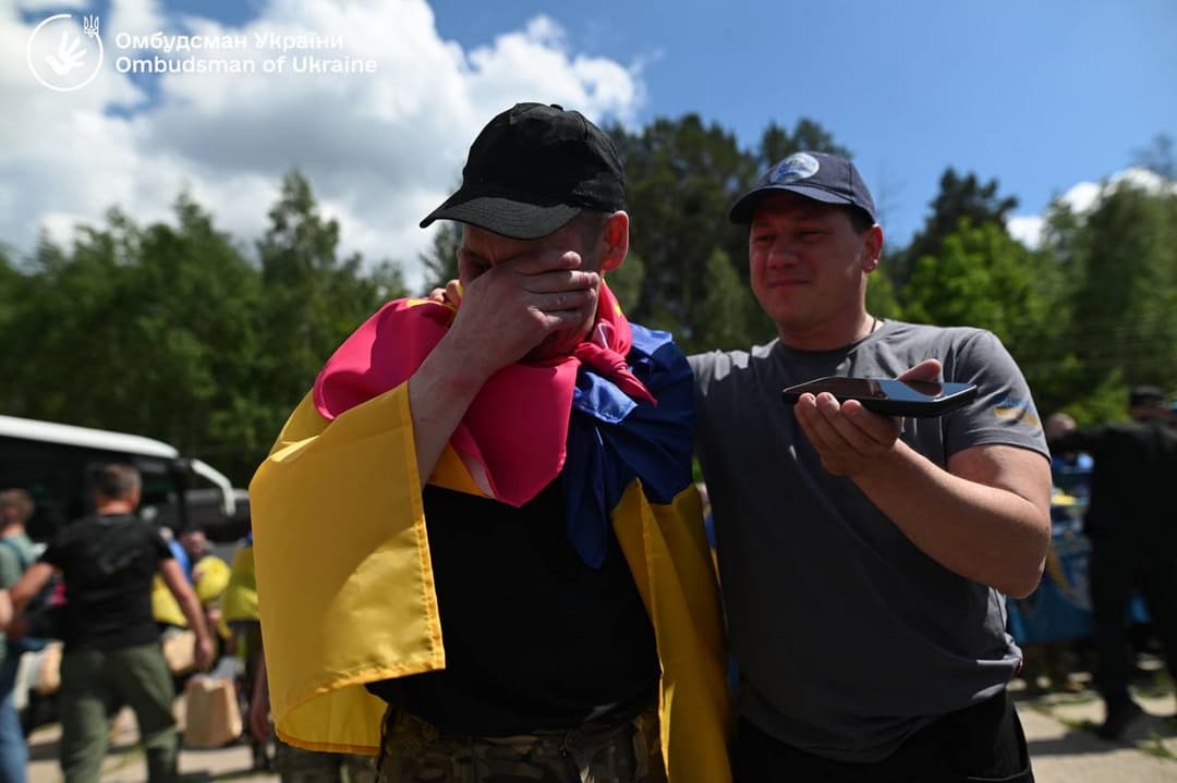 75-й обмін полоненими: 186 українців повернулися додому